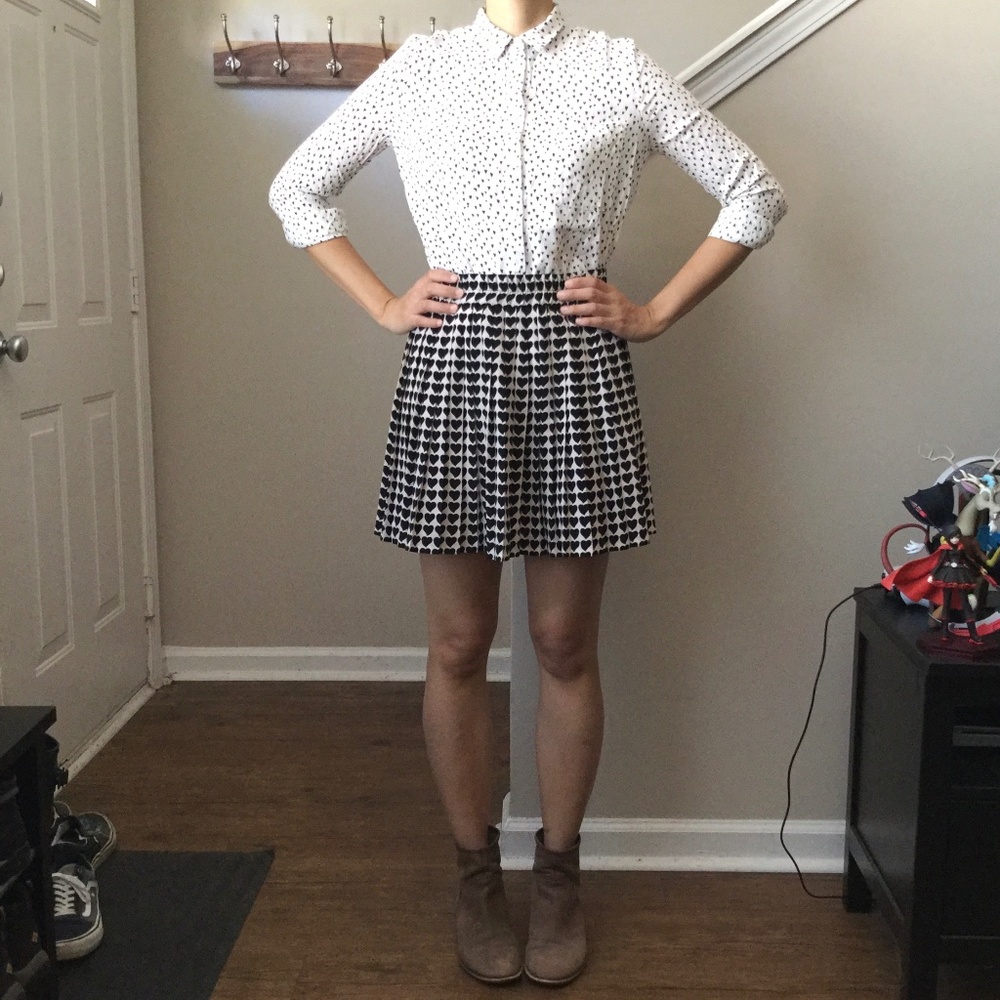 H&M Size 4 Minimal Hearts Off White 3/4sleeves Button down with chest POCKETS! - Picture 10 of 12